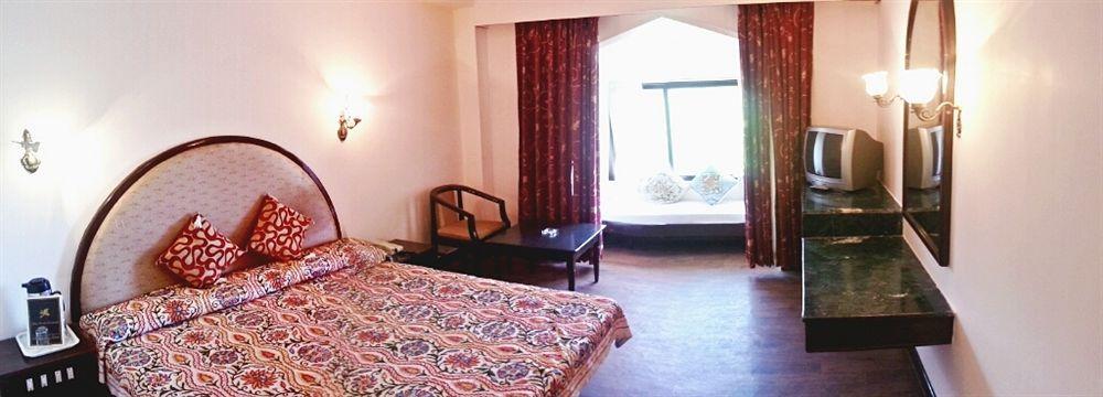 Royal Jardin Whistling Pines Resort Shimla Ngoại thất bức ảnh