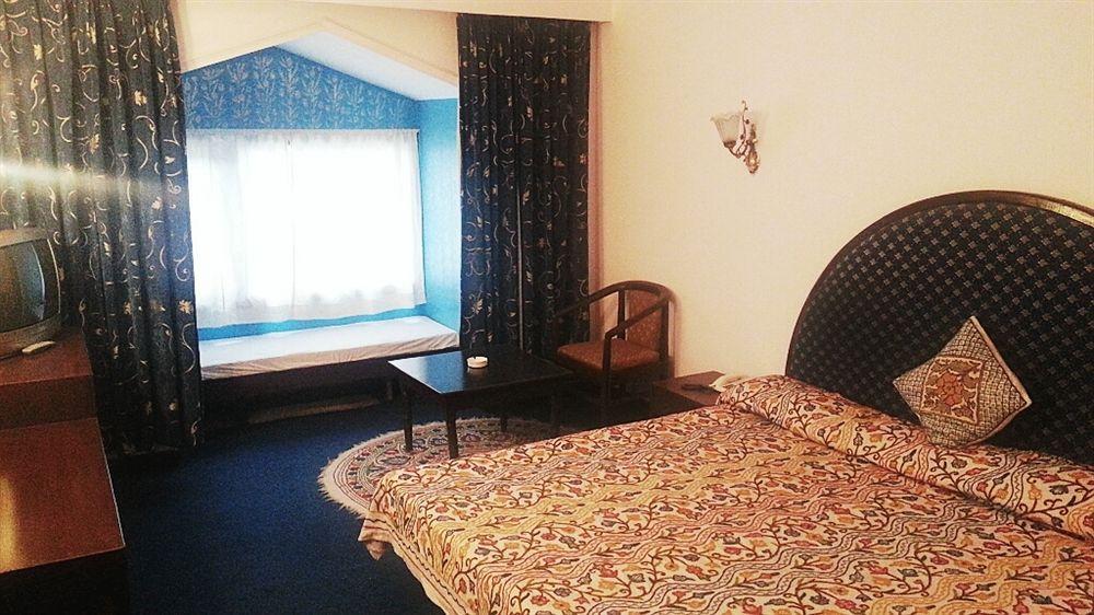 Royal Jardin Whistling Pines Resort Shimla Ngoại thất bức ảnh