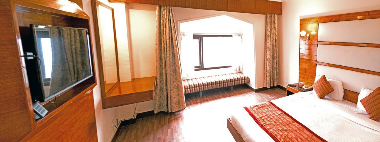 Royal Jardin Whistling Pines Resort Shimla Ngoại thất bức ảnh
