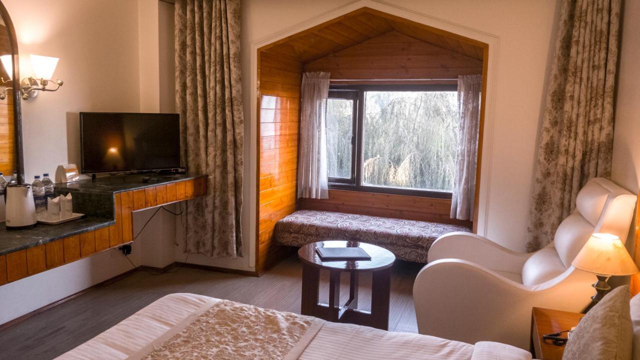 Royal Jardin Whistling Pines Resort Shimla Ngoại thất bức ảnh