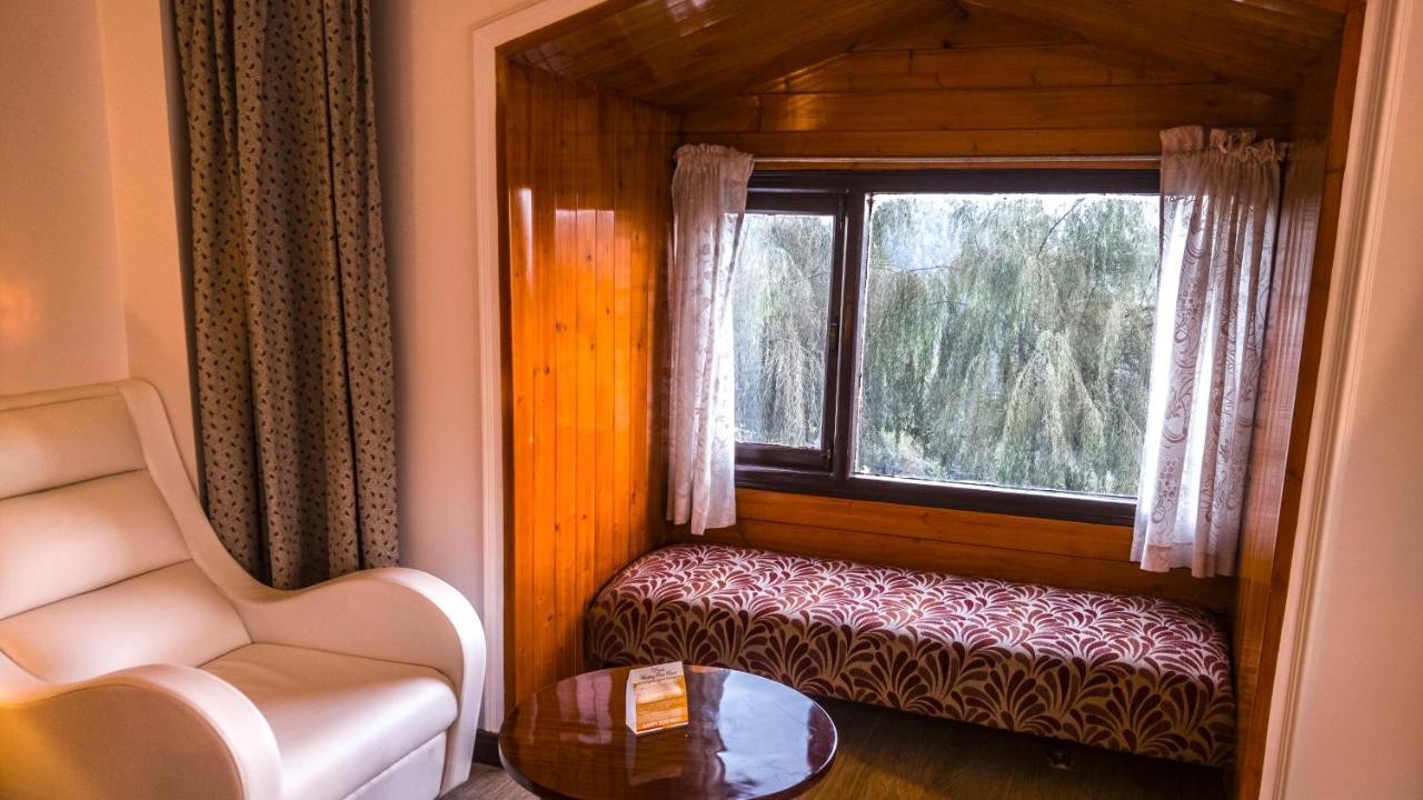 Royal Jardin Whistling Pines Resort Shimla Ngoại thất bức ảnh
